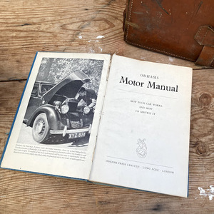 洋書　MOTOR　MANUAL　1949年　車好きな方向き　イラスト多め　ディスプレイ　撮影小物　英語学習　インテリア雑貨　