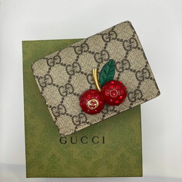 ビジュー欠損なし　美品　GUCCI さくらんぼ 折り財布 チェリー