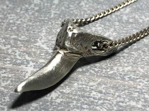 ネックレス　シャークファング　モチーフ　シルバーアクセサリー　silver 925 鮫　牙