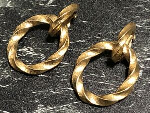 GIVENCHYji van si. earrings Gold hoop 