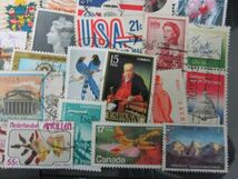 ★使用済　外国切手　中型・大型色々 　約２００枚_画像10