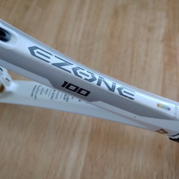 YONEX 【EZONE 100 NO LIMITED 2020】G2 逆輸入版