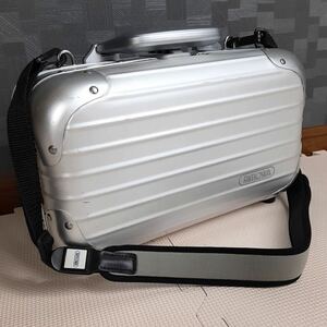 RIMOWA