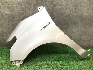 シエンタ NHP170G 左フロントフェンダー カラー：1F7(シルバーM) 品番：53812-52480