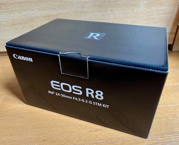 EOS R8 レンズキット