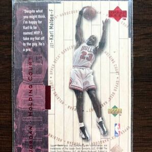 1998 Upper Deck Hard Court Jordan Holding Court Red /2300 Karl Malone / Michael Jordan カール・マローン マイケル・ジョーダンの画像2