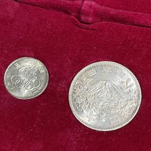 Ｇ５-【 1964年 東京オリンピック 1,000円銀貨＋ 100円銀貨 2枚セット ( 1,100円分 ) ケース入り 】＞昭和記念硬貨 古銭の画像3