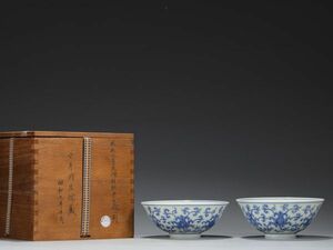 【瓏】陶磁器 青花纏枝牡丹宮碗一対 大明成化年製 染付 置物擺件 古賞物 中国古美術 蔵出