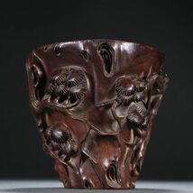 【瓏】小葉紫檀の木彫 松樹紋杯 清時代 極細工 手彫り 置物 擺件 中国古美術 蔵出_画像5