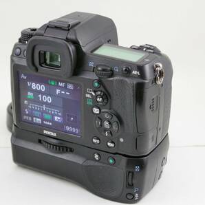 ★撮影OK！確認済★ PENTAX K-5iis ペンタックス 縦グリップ付き！シャッター数1万以下 背面モニター少々難ありの画像4