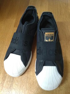 アディダス SST SLIP ON スーパースタースリッポン ブラック　ゴールド　22センチ