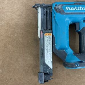 SRI☆【20-240507-JU-1】makita PT353D 充電式ピンタッカ【ジャンク品】の画像2