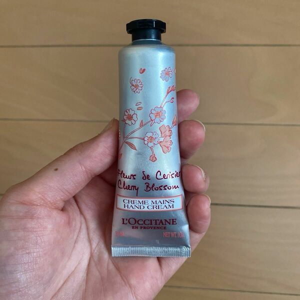 ロクシタン　LOCCITANE　ハンドクリーム　チェリーブロッサム　残量約3分の2