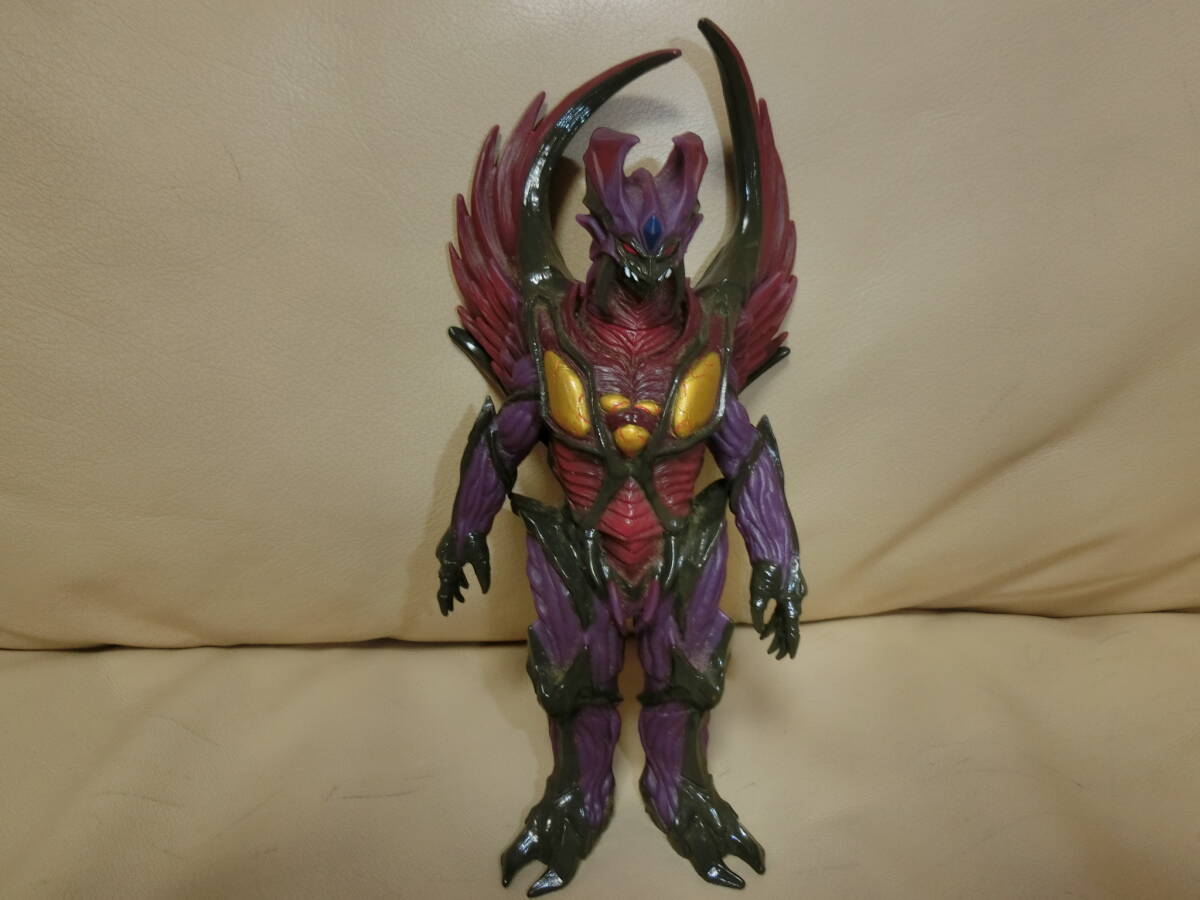 バンダイ 商品・サービスサイト | ウルトラ怪獣シリーズ40