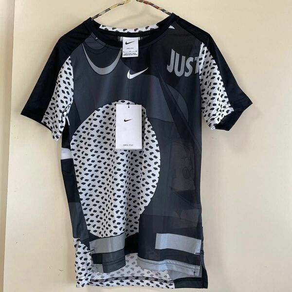 新品★NIKE ナイキ★Dri-FIT ジュニア パフォーマンス トレーニングトップ Tシャツ定価3,850円半袖Tシャツ 