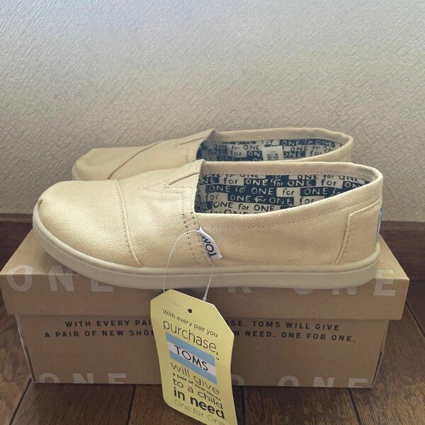 試着のみ★TOMSトムズ CLASSIC　ナチュラル キャンバス　定価5,092円19.5㎝