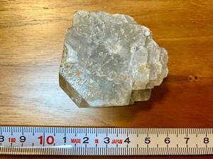 北海道勝山鉱山　重晶石(淡いブルーの大型単結晶)