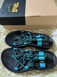 Teva テバ　ストラップサンダル