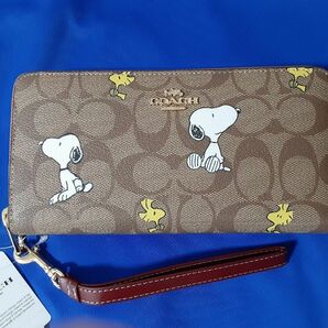 ★★新品未使用★★COACH長財布★★スヌーピー夢のコラボ★★