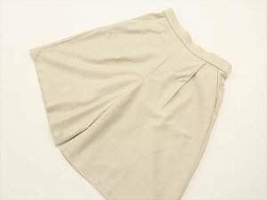 未使用品 ワンタックハーフパンツ ライトベージュ