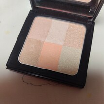 ★人気色★BOBBI BROWN　ボビィブラウン　ブライトニング　ブリック　03　パステルピーチ　フェイスパウダー　パウダー　フェースカラー_画像1