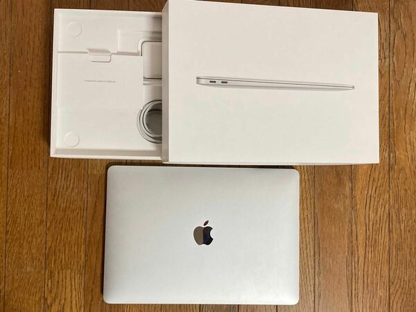美品 MacBook Air 2020 M1 A2337 MGN93J/A 8GB/256GB シルバー