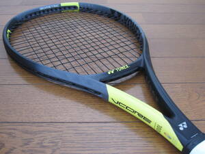 YONEX