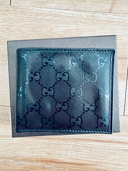 新品　箱付き　GUCCI グッチ　二つ折り財布　レザー　ブラック