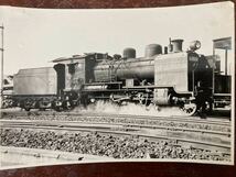 昭和鉄道写真：総武線新小岩機関区の68649[新小岩]。1964年11月撮影。8.6×12.5㎝。_画像1