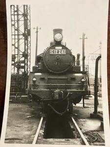 昭和鉄道写真：鹿児島機関区のC12 241。1972年頃撮影。11.2×7.7㎝。
