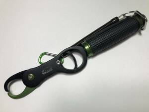 フィッシュ グリップ 魚つかみ　計量機能付き　Green