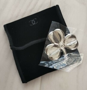  новый товар Chanel CHANEL clover брошь редкость не продается 3D булавка брошь значок здесь Mark ввод три лист чёрный велюр с футляром VIP подарок 