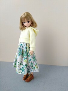 ☆リカちゃんのコーデ服３点set☆ハンドメイド・アウトフィット・OF・1/6ドール・パーカー・ボタニカルスカート・ピアス・フード