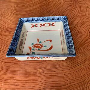 藍色の縁が美しい角鉢　和食器 角鉢 角盛鉢 赤絵 愛陶