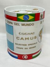 KT0501 未開栓古酒 CAMUS/カミュ 1987年 サッカー ワールドカップ W杯 アルゼンチン 記念ボトル 陶器ボトル コニャック_画像2