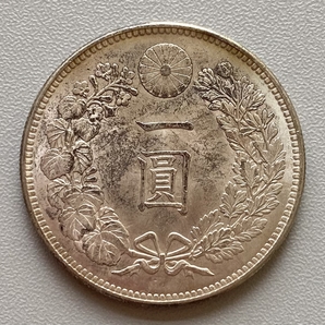 ◇AQ17◇日本銀貨/明治三十四年/一円銀貨/小型/直径約38.24mm 重量約 26.7g 厚み約2.68mmの画像1