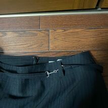 【11号】中古カフェ店員制服白の半袖ブラウス、黒のストライプスカート_画像6