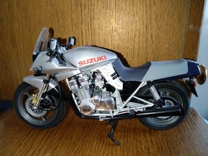 タミヤバイク1/12スズキＧＳＸ1100刀プラモデル　塗装済　完成品　整理品