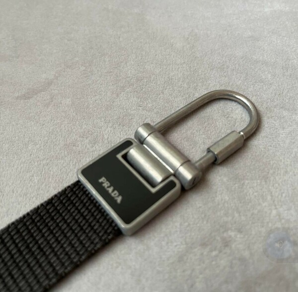 PRADA アクセサリー　中古品