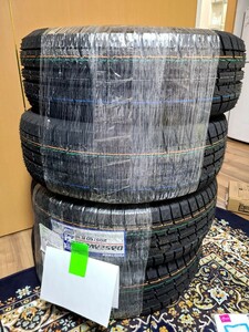 【新品】スタッドレスタイヤ 16インチ【23年製】【 OBSERVE GARIT GIZ 205/60R16 92Q 】4本 トーヨー冬タイヤ TOYO（レガシィ、ノア等 ）