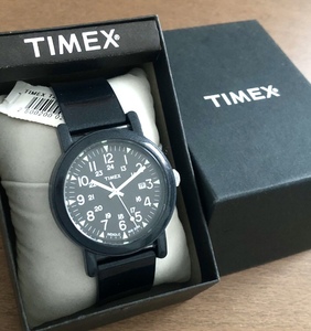 TIMEX CAMPER DATE メタリック 黒 ラメ LARGE ミリタリー スタイル コラボ ブランド 多数 ベース モデル アメリカ 時計 ウォッチ 好きに も