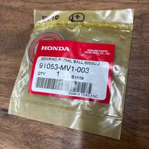 MB-3303★クリックポスト(全国一律送料185円) HONDA ホンダ 純正品 リアホイールベアリング 91053-MV1-003 カブ50 未使用品 N-5/②_画像1