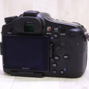 SONY α77 SLT-A77V + DT 18-70mm F3.5-5.6・ 3.0型・約2430万画素・デジタル一眼カメラの画像2