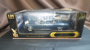 1961 Lincoln X-100 Kennedy Presidential Limousine　ケネディ大統領 road signature ロードシグネチャー ミニカー コレクション　 1/24