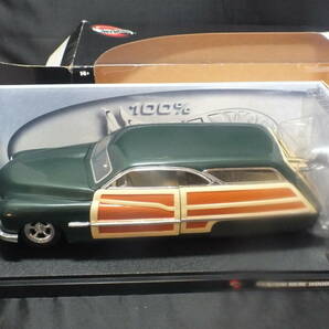 Hot Wheels ホットウィール 1/18 MERC Woodie 1950 グリーン×ブラウン ミニカーの画像1