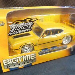 JADA TOYS 1/24 ダイキャストモデル BIG TIME MUSCLE 1970 OLDSMOBILE イエロー  ミニカーの画像1