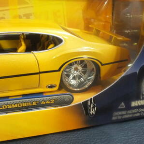 JADA TOYS 1/24 ダイキャストモデル BIG TIME MUSCLE 1970 OLDSMOBILE イエロー  ミニカーの画像3