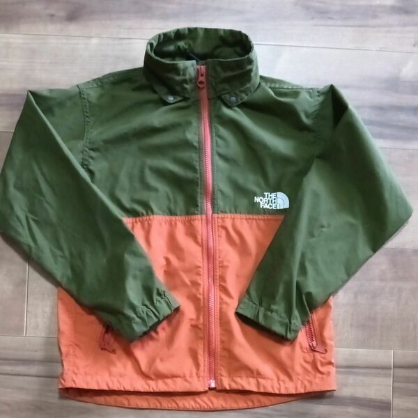 ノースフェイス 美品 130cm キッズ コンパクト ジャケット THE NORTH FACE 撥水加工 マウンテン カーキ 