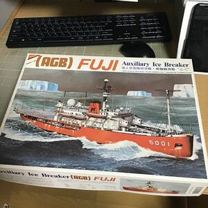 ニチモ　1/300　海上自衛隊　砕氷艦・南極観測船　”ふじ”