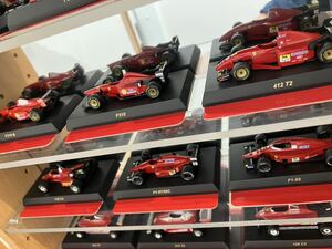 天A【9/375辻】模型コレクション　フェラーリ　18台 フェラーリ公式カード付18枚　コレクションケース付　ガラス面ミラー面有り ミニカー 